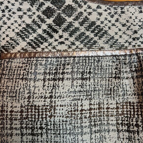 See U Soon Anthropologie Top Sz 0 Metallic Cap Sleeve Pull Over Gold Trim Crop - Picture 4 of 7